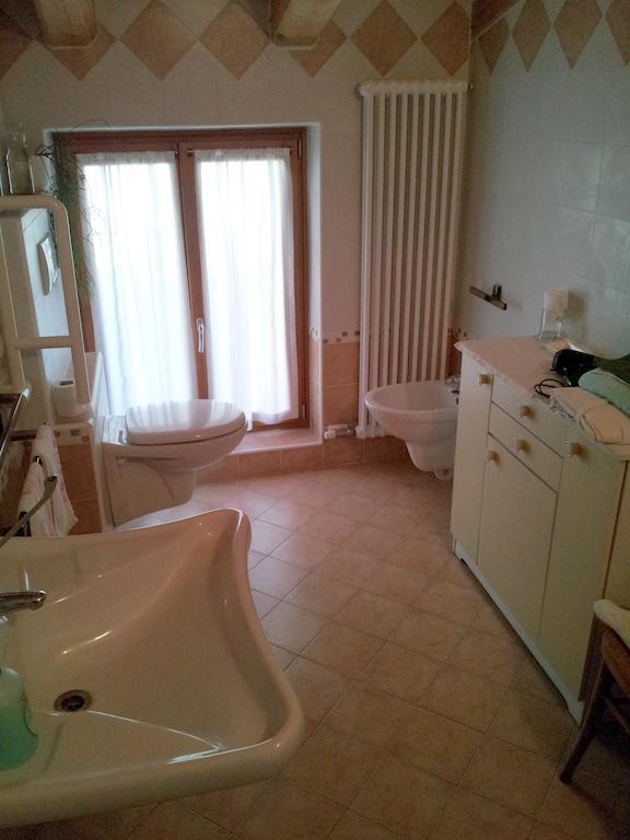 La Cort Di Nonna Rosa Bed & Breakfast โมรี ห้อง รูปภาพ